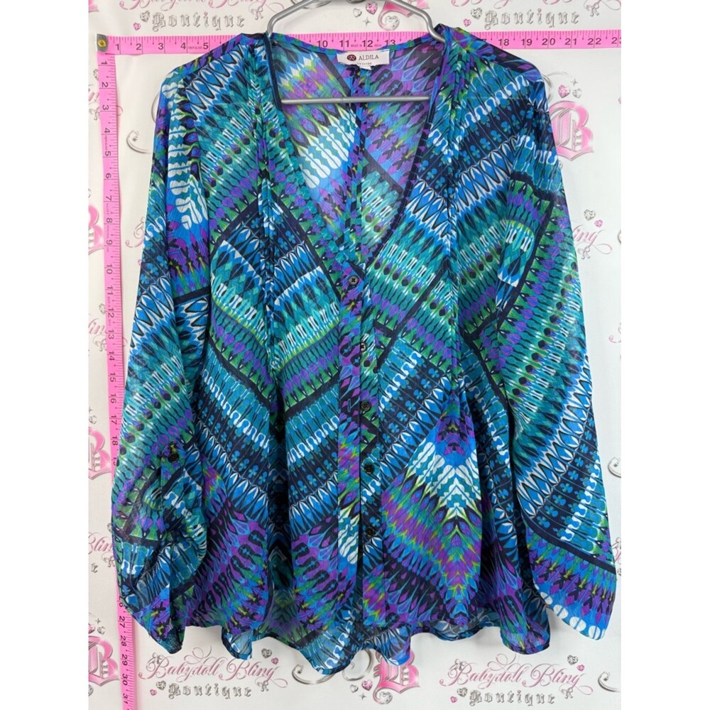 Aldila button up shirt, Paisley, Aztec flowy purple blue green button down top